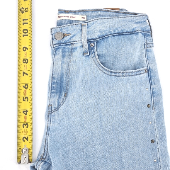 Levi's Jeans 721 High Rise Skinny Womens Size 28 x 30 Light Blue Wash Studded - Picture 6 of 9